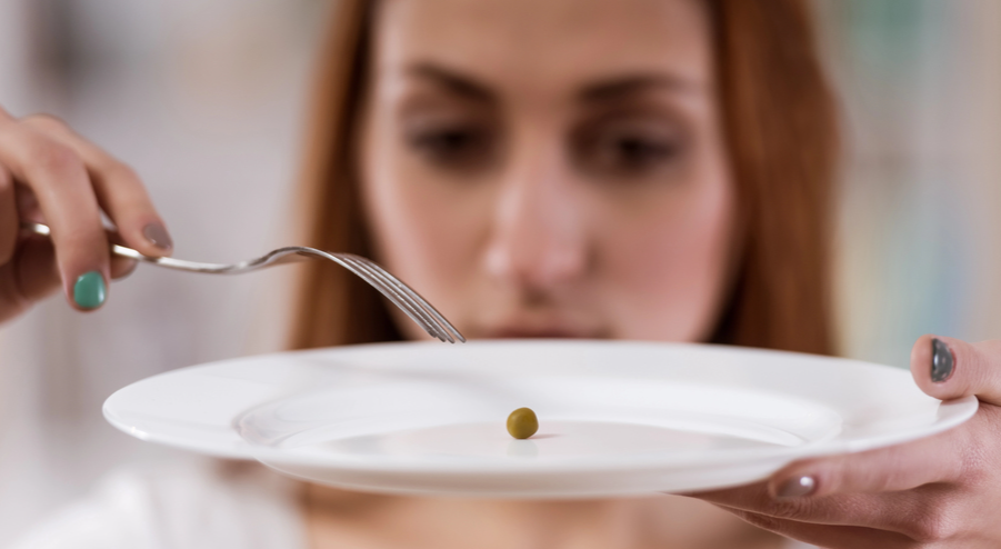 How Do Eating Disorders Develop? A Psychiatrist’s Guide to Risk, Triggers, and Recovery
